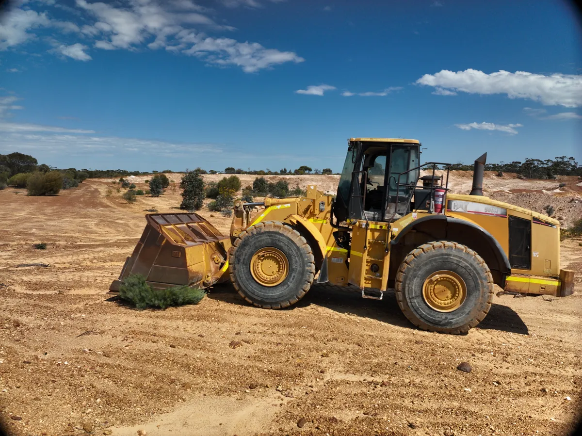 VAA's wheel loader at the Holleton site